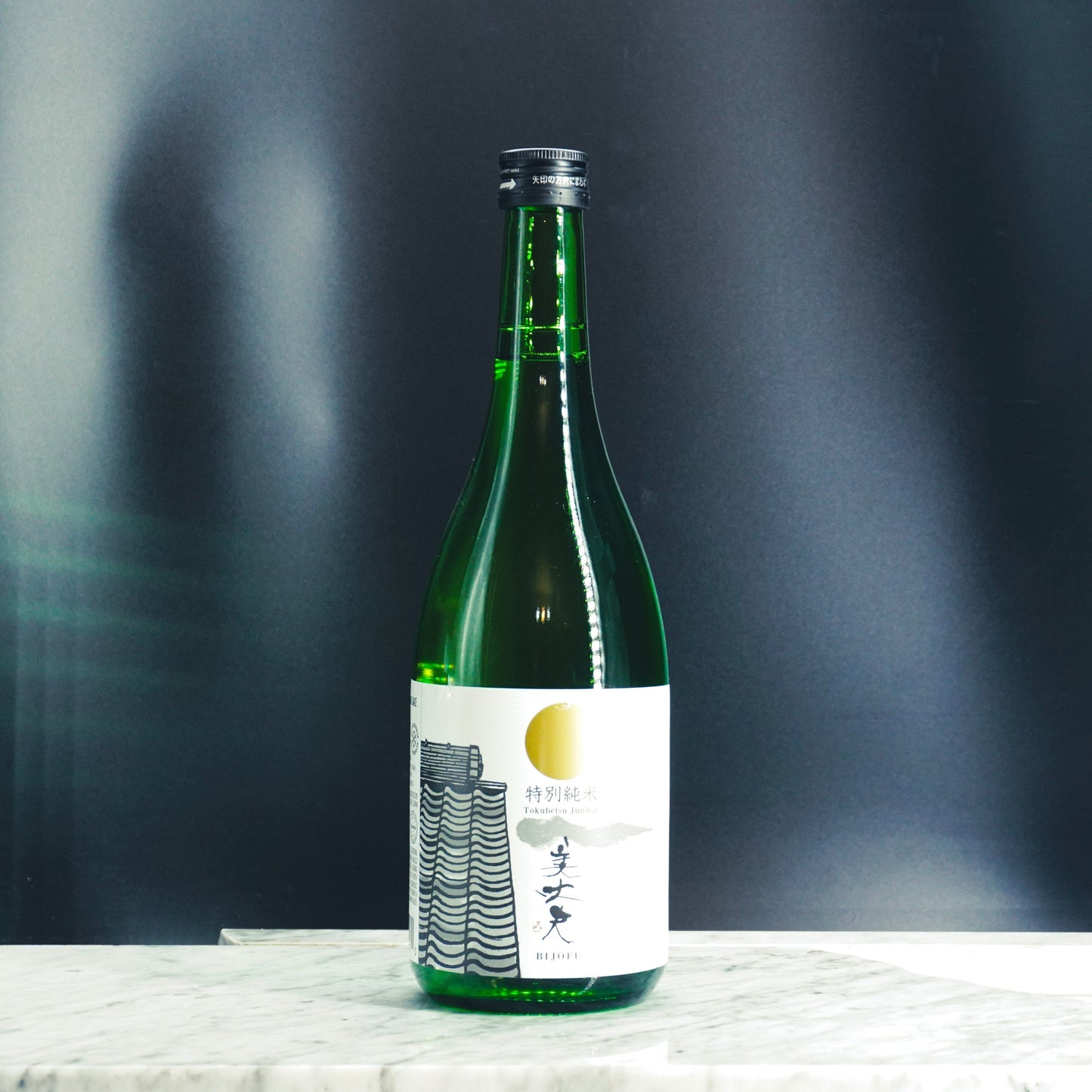 Hamakawa Shoten Brewery, Bijofu Tokubetsu Junmai Sake 'The Gentleman' 720mL