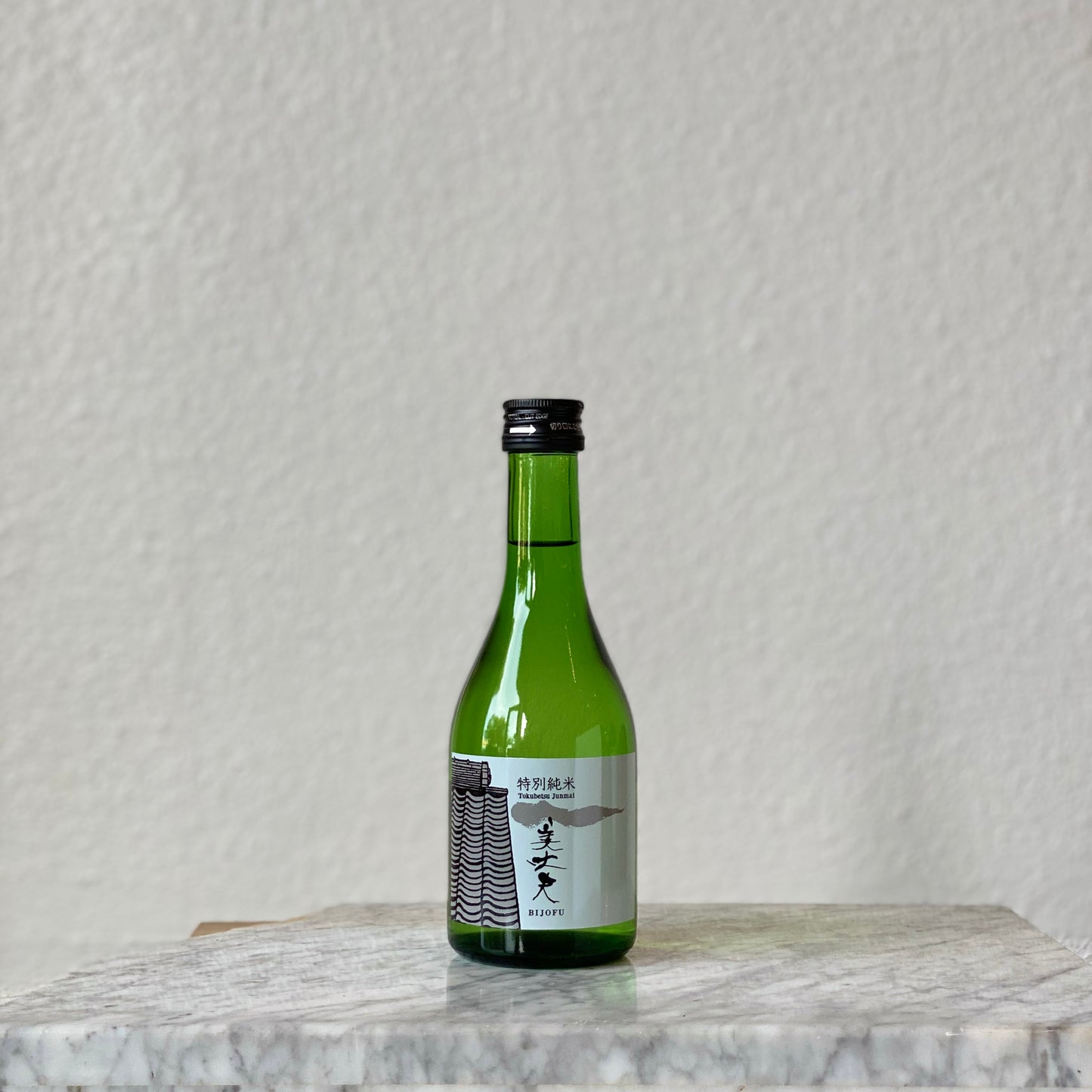 Hamakawa Shoten Brewery, Bijofu Tokubetsu Junmai Sake 'The Gentleman'